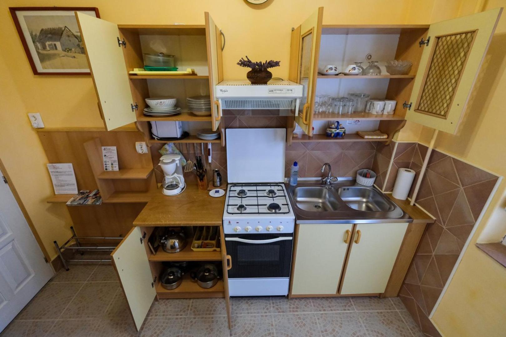 4 Evszak Apartman Gyula Exteriör bild