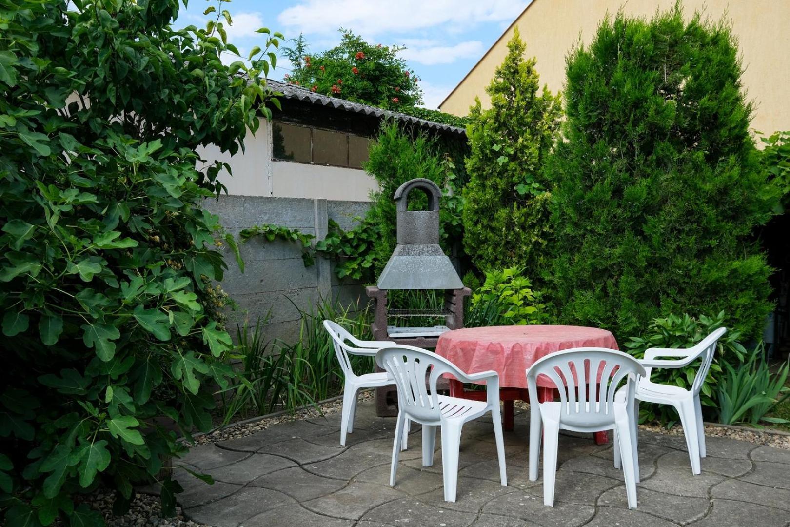 4 Evszak Apartman Gyula Exteriör bild