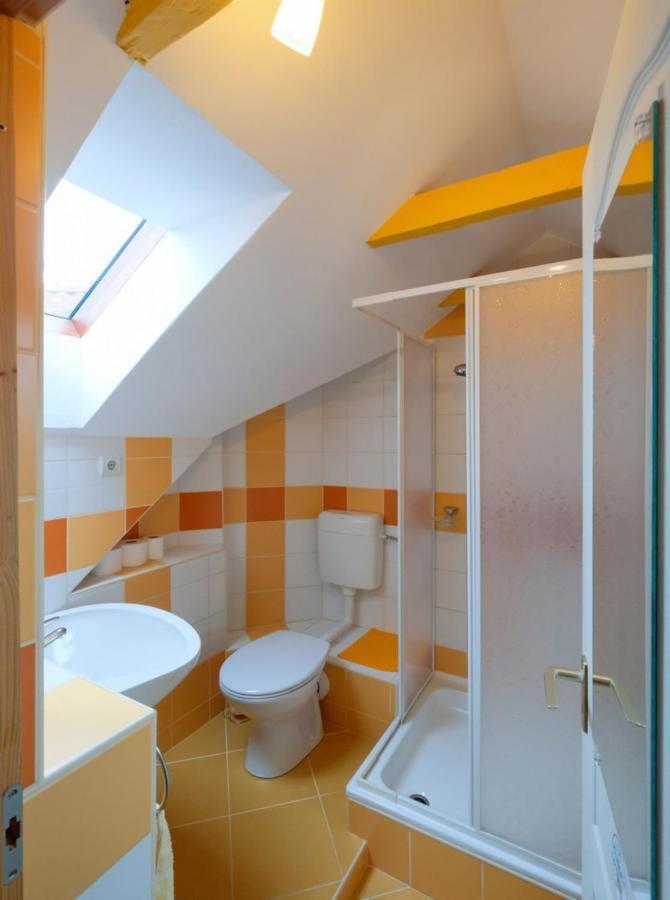 4 Evszak Apartman Gyula Exteriör bild